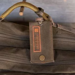 Fishpond Field Luggage Tag Peat Moss 7 Fishpond Field Luggage Tag Peat Moss -Rod Tubes Verkoopwinkel Fishpond Field Luggage Tag Peat Moss FLT PM luggagetag1 2048x