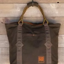 Fishpond Horse Thief Tote Peat Moss -Rod Tubes Verkoopwinkel Fishpond Horse Thief Tote Peat Moss HTT PM horse thief tote 3