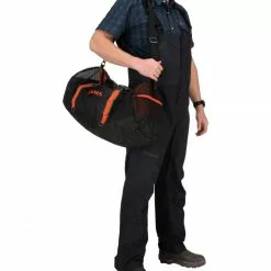 Simms Challenger Mesh Duffel-60L Hex Flo Camo Carbon -Rod Tubes Verkoopwinkel Simms Challenger Mesh Duffel 60L Hex Flo Camo Carbon 13368 008 00 13368 001 simms challenger mesh duffel 60l black f21 002 1680x