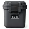 YETI LoadOut GoBox 15 Charcoal 1 YETI LoadOut GoBox 15 Charcoal -Rod Tubes Verkoopwinkel YETI LoadOut GoBox 15 Charcoal SKU 0606 CHA w 220027 site studio loadout gob 1