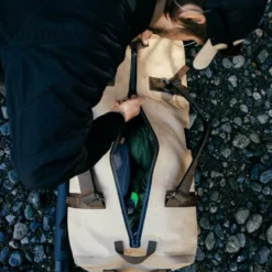 YETI Panga 75 L Waterproof Duffel 22 YETI Panga 75 L Waterproof Duffel -Rod Tubes Verkoopwinkel YETI Panga 75 L Waterproof Duffel SKU 0505 TAN 1ijkcmuhc 1