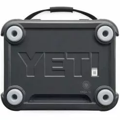 YETI Roadie 24 Cool Box Charcoal 12 YETI Roadie 24 Cool Box Charcoal -Rod Tubes Verkoopwinkel YETI Roadie 24 Cool Box Charcoal SKU 0111 CHA 200259 roadie 24 campaign website assets charcoal bottom 1680x1204 e7369f95 6c10 4a1e 9bf2 e0147b14e987 1024x1024@2x