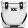 YETI Roadie 24 Cool Box White 1 YETI Roadie 24 Cool Box White -Rod Tubes Verkoopwinkel YETI Roadie 24 Cool Box White SKU 0111 WHI roadie 24 white sku 0111 whi 1