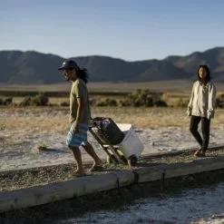 YETI Roadie 48 Wheeled Cool Box Charcoal -Rod Tubes Verkoopwinkel YETI Roadie 48 Wheeled Cool Box Charcoal SKU 0121 CHA sku 0121 cha 18