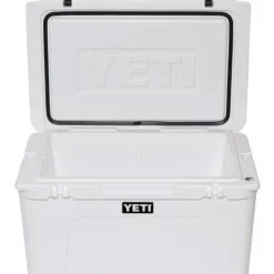 YETI Tundra 105 Cool Box White -Rod Tubes Verkoopwinkel YETI Tundra 105 Cool Box White SKU 0112 WHI 170545 yeti tundra 105w o 2400x2400 b