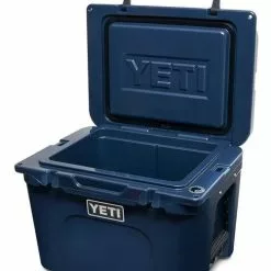 YETI Tundra 35 Cool Box Navy -Rod Tubes Verkoopwinkel YETI Tundra 35 Cool Box Navy SKU 0102 NVY yeti tundra 35 cool box navy1