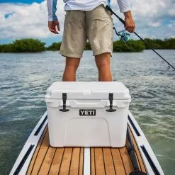 YETI Tundra 35 Cool Box Tan -Rod Tubes Verkoopwinkel YETI Tundra 35 Cool Box Tan SKU 0102 TAN div hard cooler 1 1