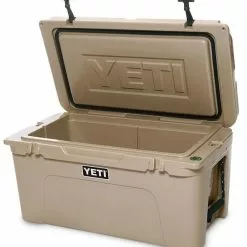 YETI Tundra 65 Cool Box Tan 10 YETI Tundra 65 Cool Box Tan -Rod Tubes Verkoopwinkel YETI Tundra 65 Cool Box Tan SKU 0104 TAN yeti tundra 65 cool box tan3
